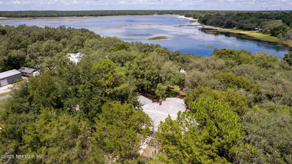 Unit for sale at 6490 WOODLAND Drive, Keystone Heights, FL 32656