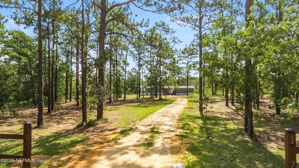 Unit for sale at 176 MELROSE LANDING Drive, Hawthorne, FL 32640