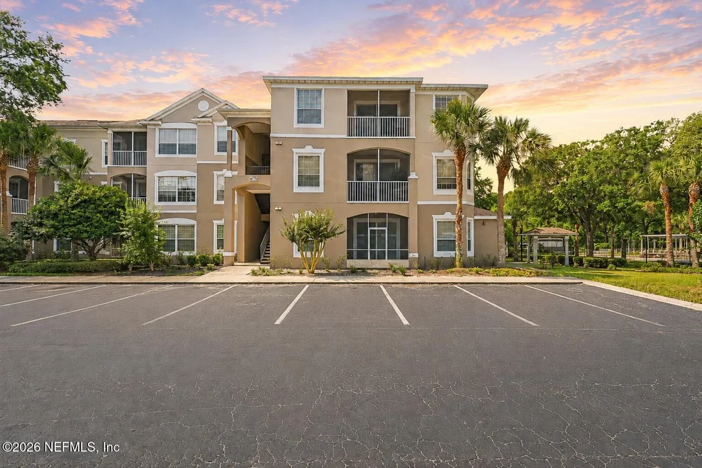 Unit for sale at 10550 BAYMEADOWS Road, Jacksonville, FL 32256