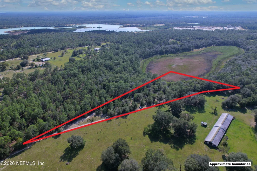 Unit for sale at 117 E KEUKA LAKE Road, Interlachen, FL 32148