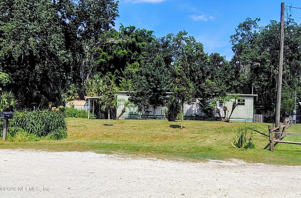 Unit for sale at 117 BREEZEWOOD Circle, San Mateo, FL 32187