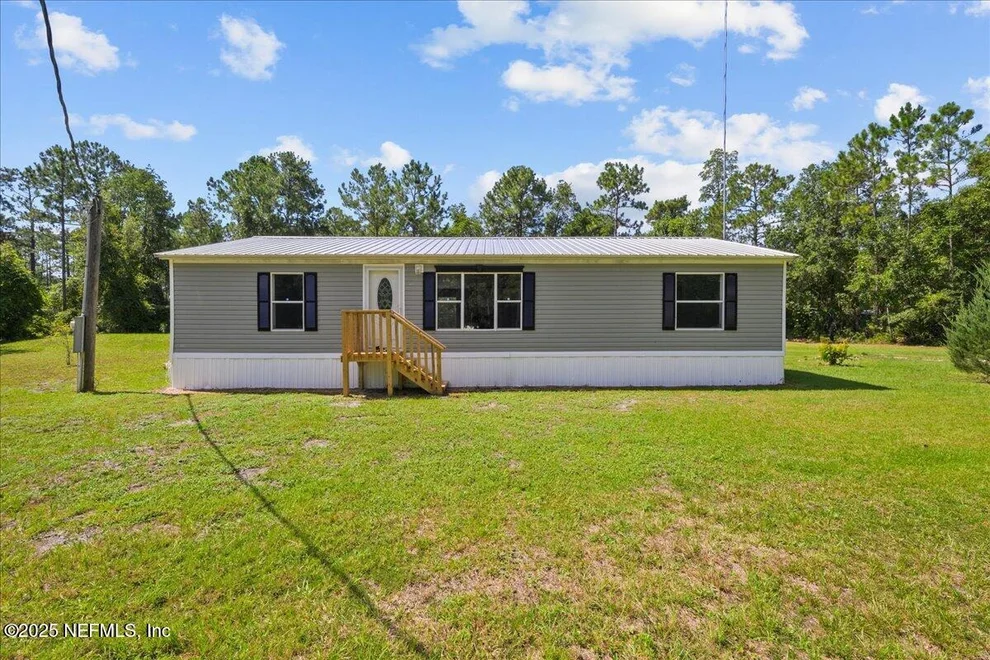 Unit for sale at 713 HICKORY NUT Trail, Satsuma, FL 32189