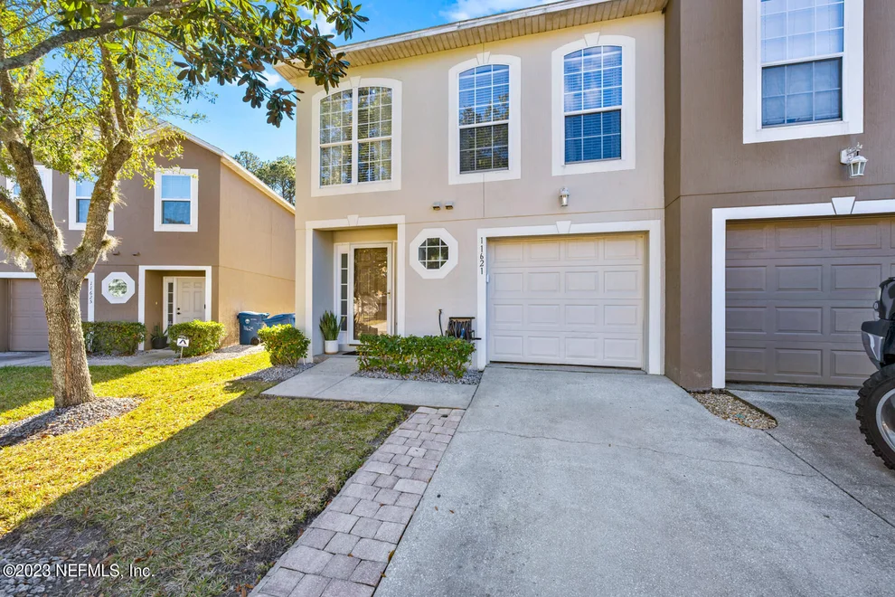 Unit for sale at 11621 HICKORY OAK Drive, Jacksonville, FL 32218