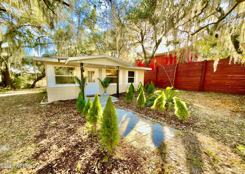 Unit for sale at 111 2ND Street, Melrose, FL 32666