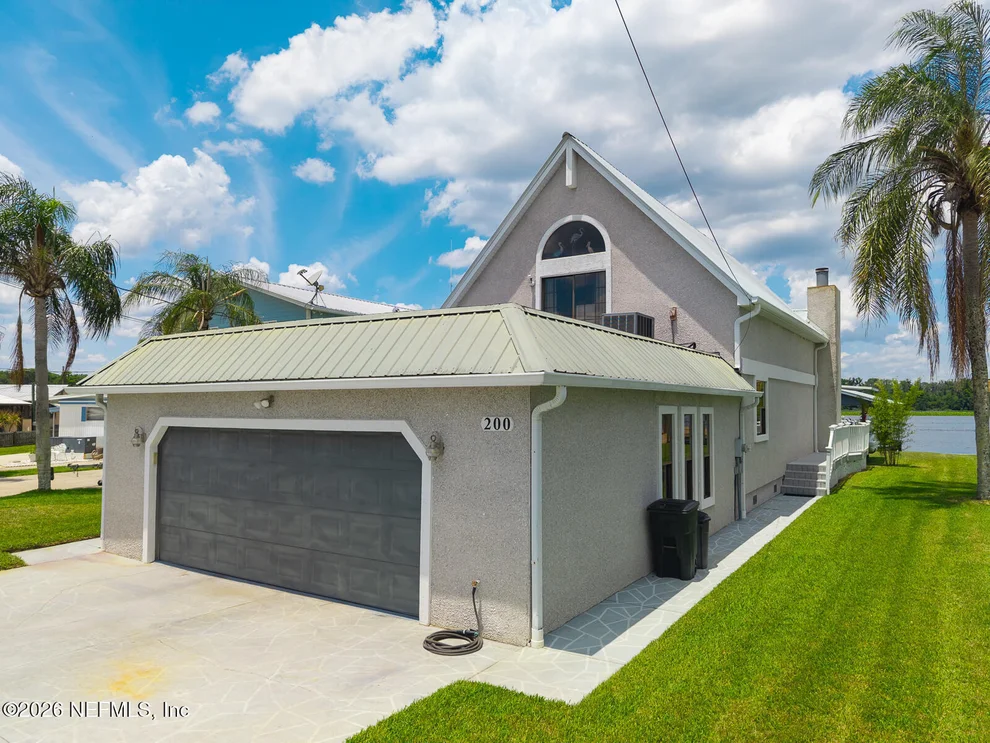 Unit for sale at 200 SPORTSMAN Drive, Welaka, FL 32193