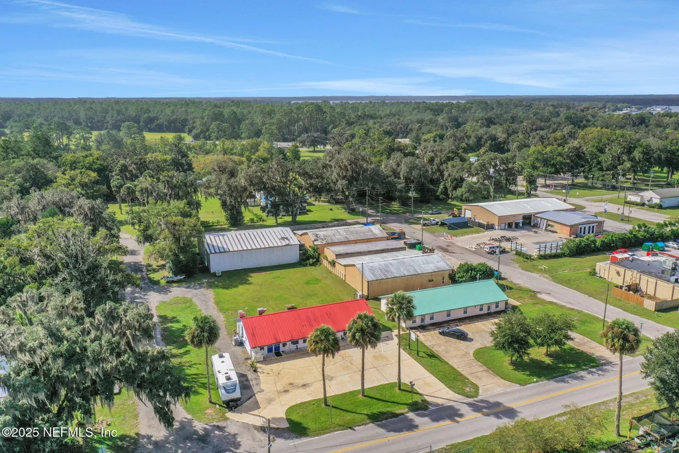 Unit for sale at 413 ELM Street, Welaka, FL 32193