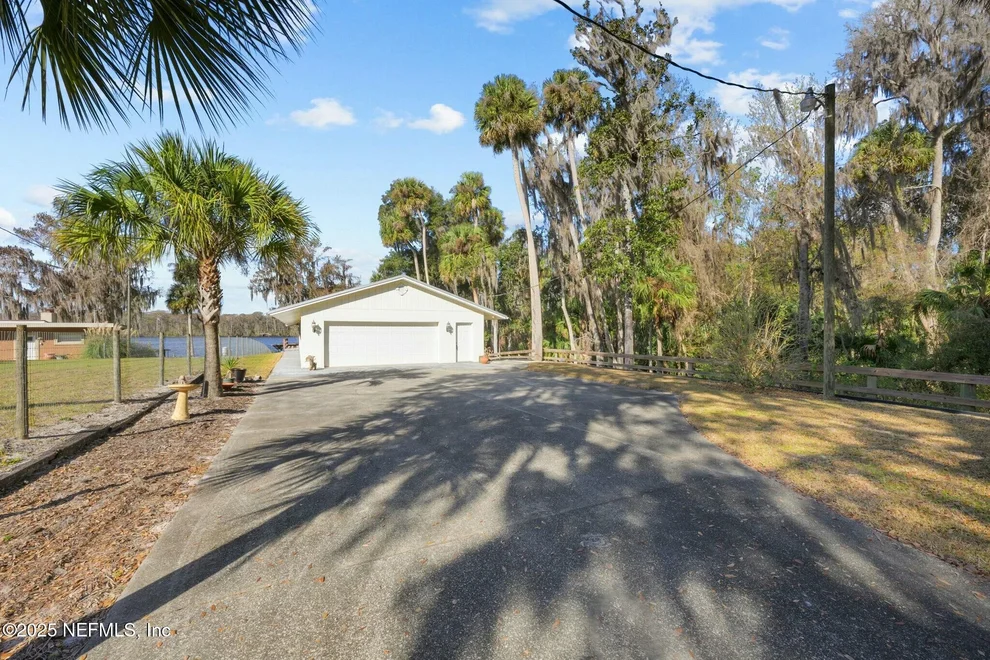 Unit for sale at 132 NORTONS FISH CAMP Road, Satsuma, FL 32189