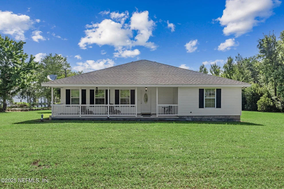 Unit for sale at 212 LAKE Drive, Florahome, FL 32140