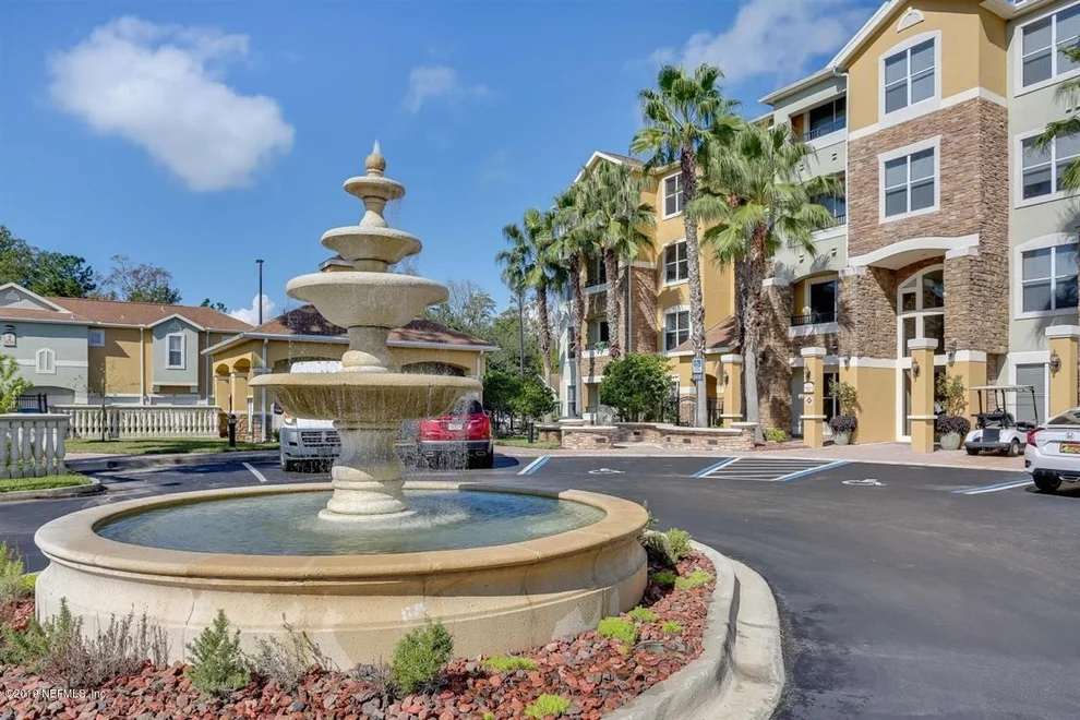 Unit for sale at 8539 GATE Parkway W, Jacksonville, FL 32216