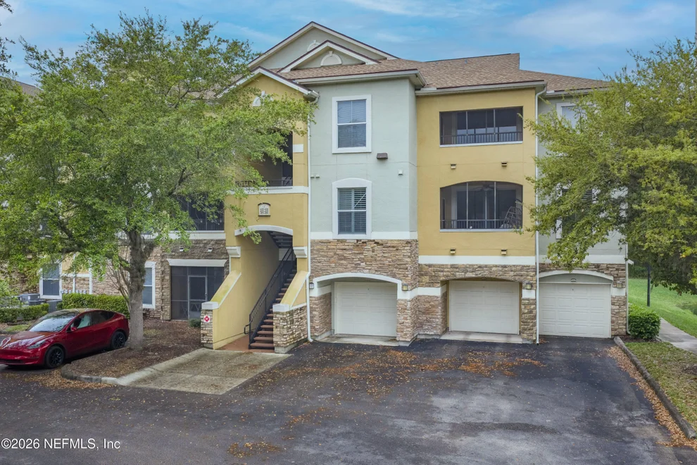 Unit for sale at 8539 GATE Parkway W, Jacksonville, FL 32216