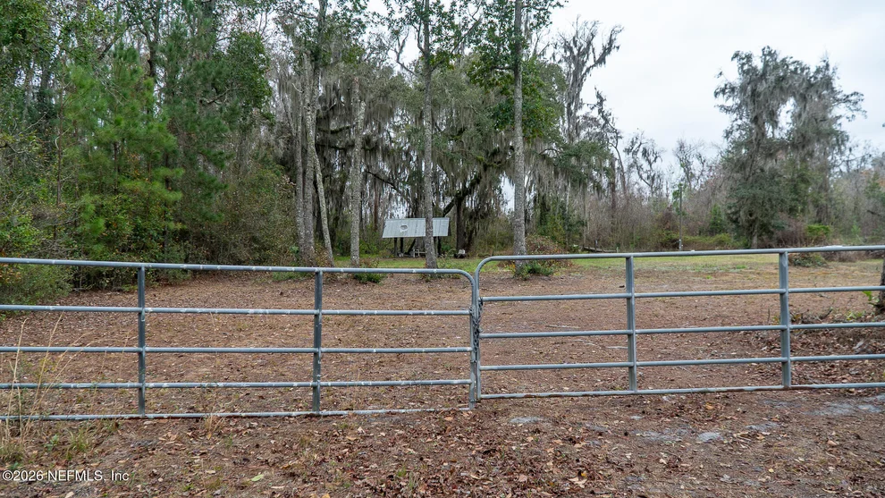 Unit for sale at 455 W RIVER Road, Palatka, FL 32177