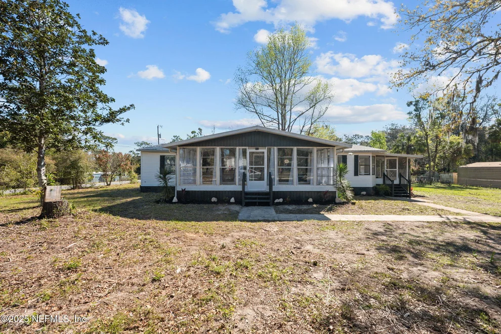 Unit for sale at 200 HIGH RIDGE Road, Satsuma, FL 32189