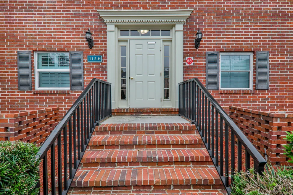 Unit for sale at 4915 BAYMEADOWS Road, Jacksonville, FL 32217