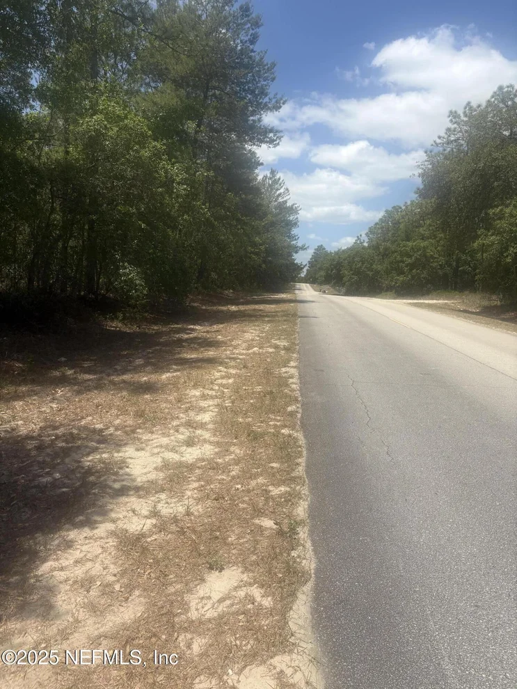 Unit for sale at 303 HICKORY NUT TRAIL Trail, Satsuma, FL 32189