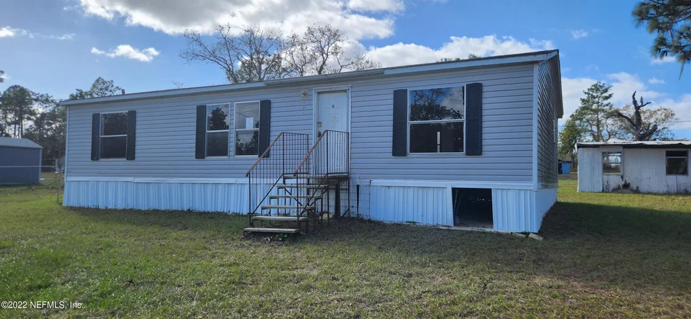 Unit for sale at 121 KEUKA Road, Interlachen, FL 32148