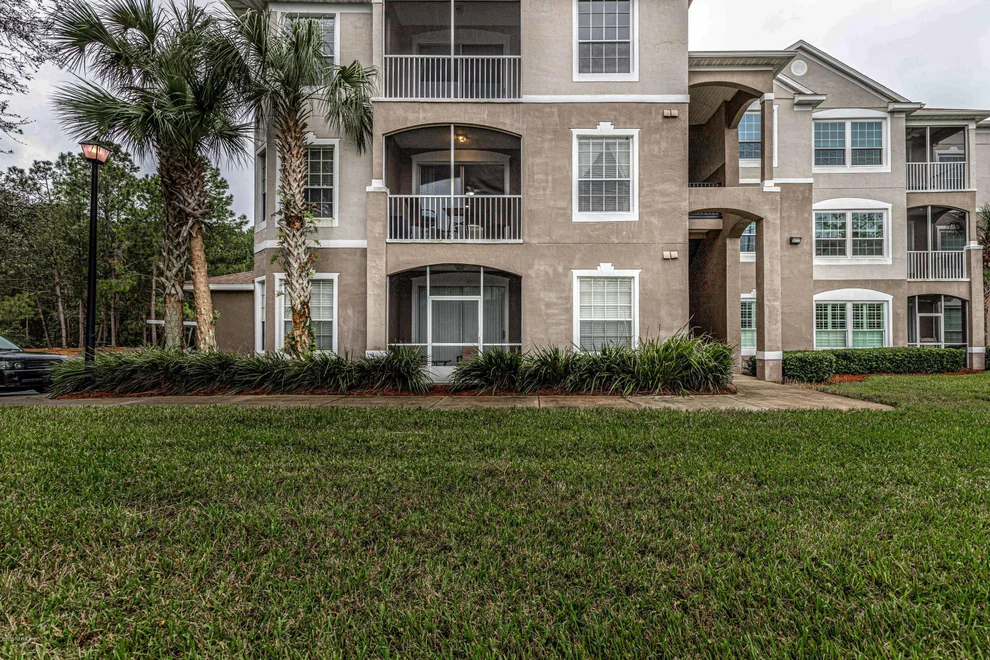 Unit for sale at 10550 BAYMEADOWS Road, Jacksonville, FL 32256