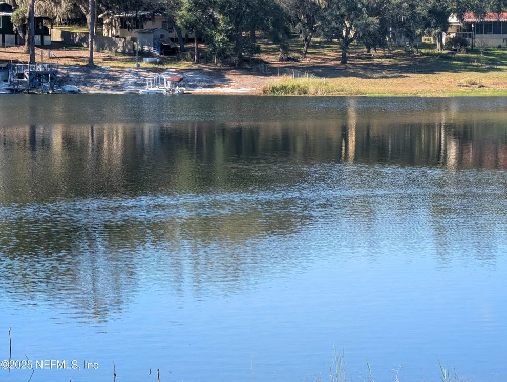 Unit for sale at 111 SILVER LAKE Drive, Hawthorne, FL 32640