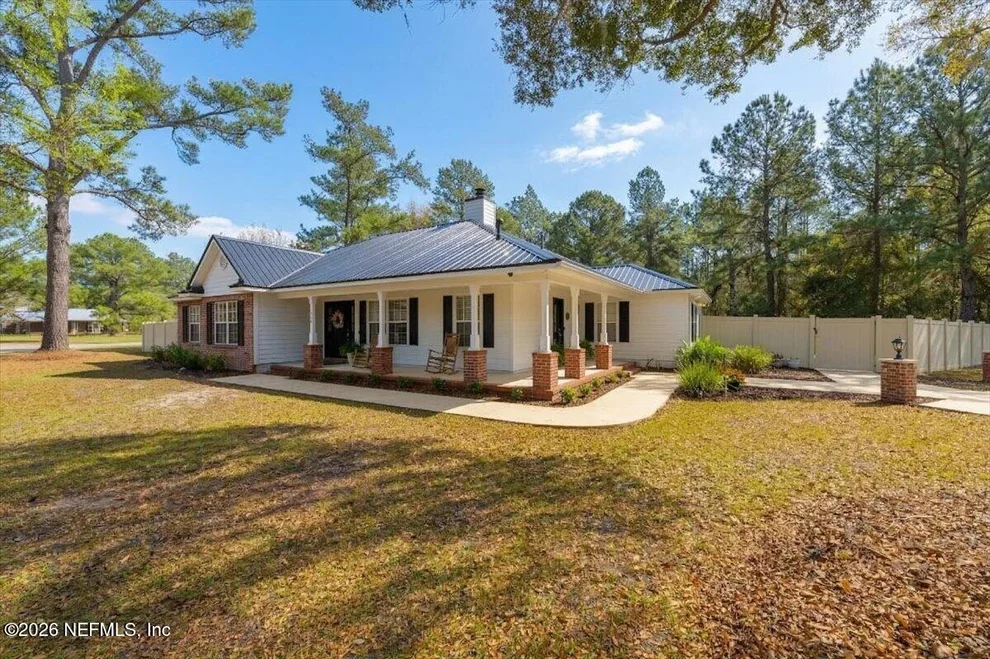 Unit for sale at 129 GRASSY Lane, Palatka, FL 32177