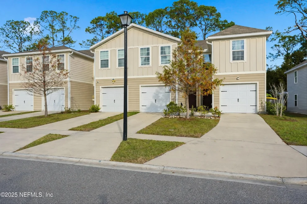 Unit for sale at 5935 CREEKSIDE CROSSING Drive, Jacksonville, FL 32210