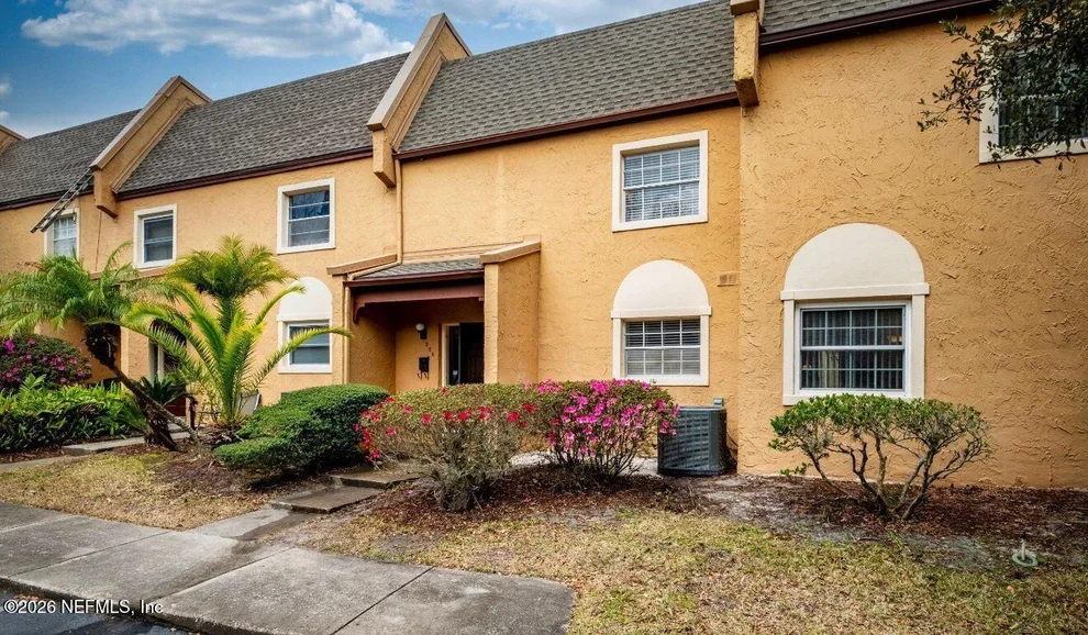 Unit for sale at 325 GREENCASTLE Drive, Jacksonville, FL 32225