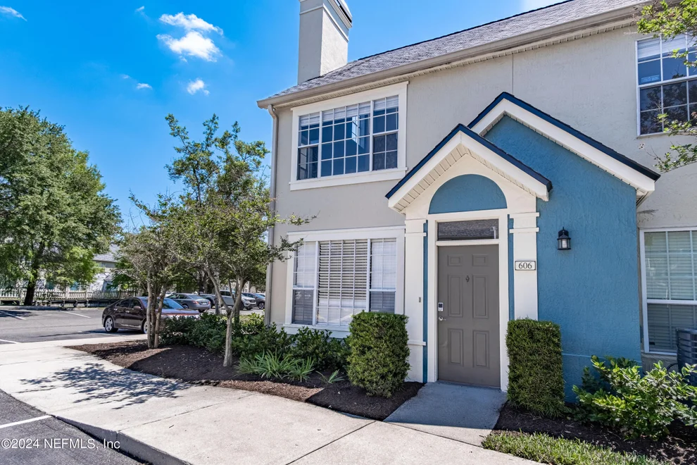 Unit for sale at 13700 RICHMOND PARK Drive N, Jacksonville, FL 32224