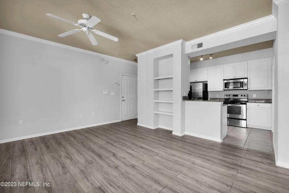 Unit for sale at 8539 GATE Parkway W, Jacksonville, FL 32216