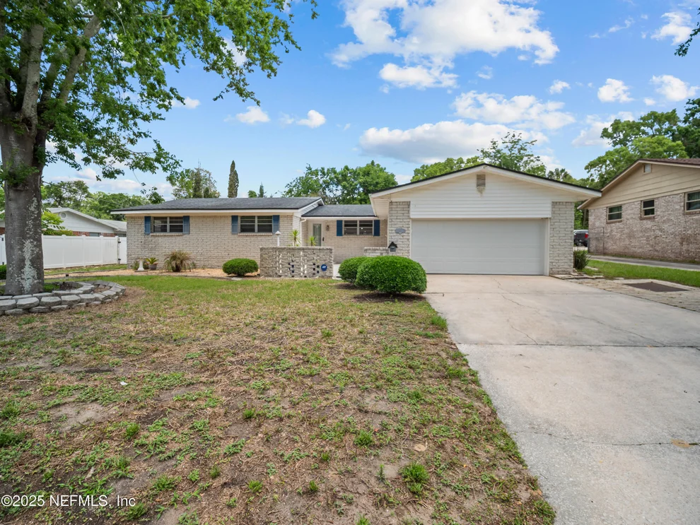 Unit for sale at 10811 HIGH RIDGE Road, Jacksonville, FL 32225