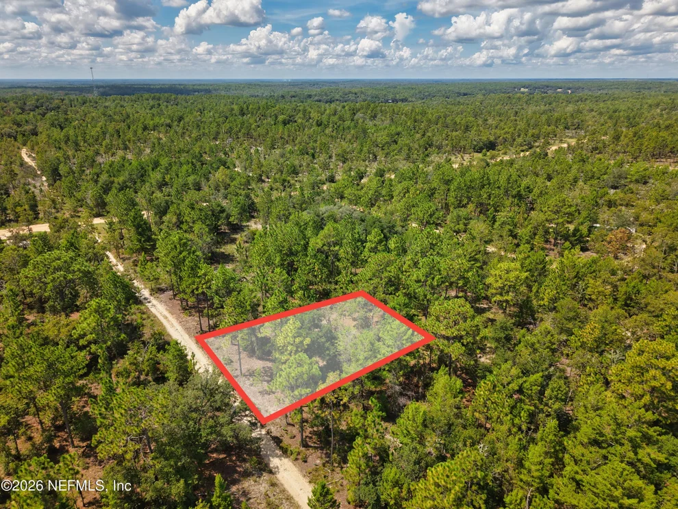 Unit for sale at 215 CONNECTICUT Drive, Hawthorne, FL 32640
