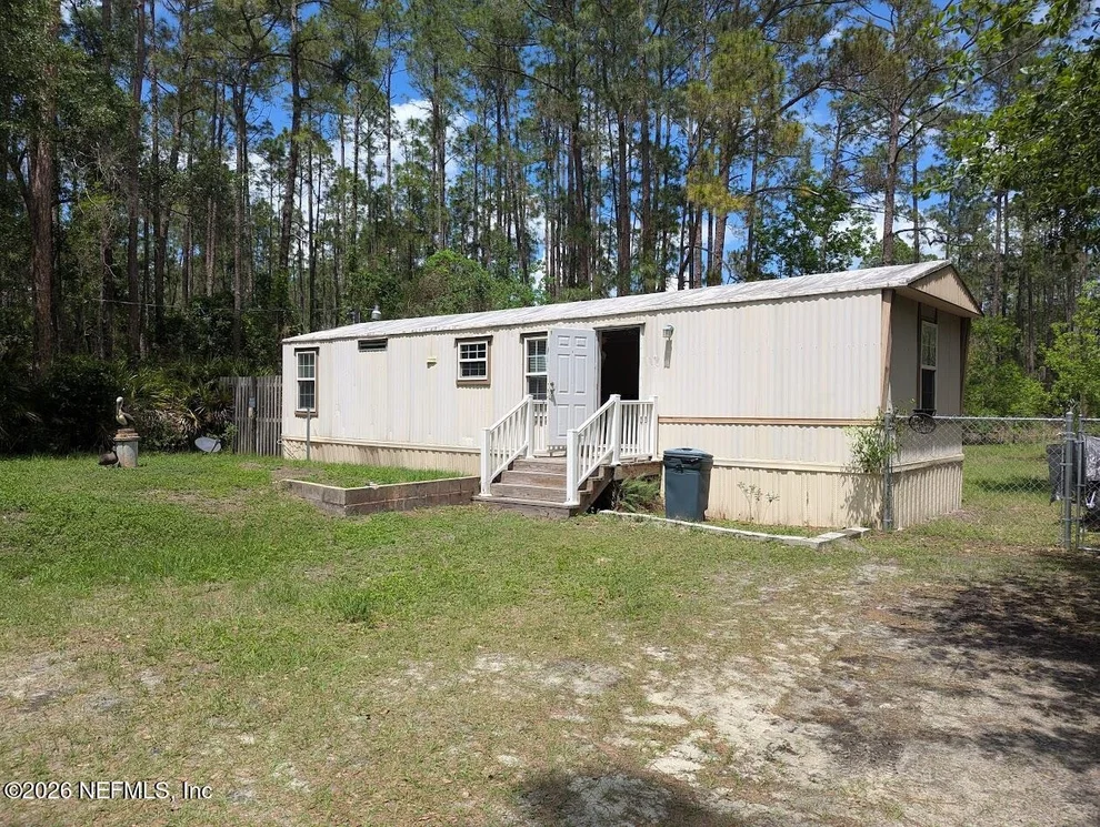 Unit for sale at 104 MOORE Avenue, Interlachen, FL 32148