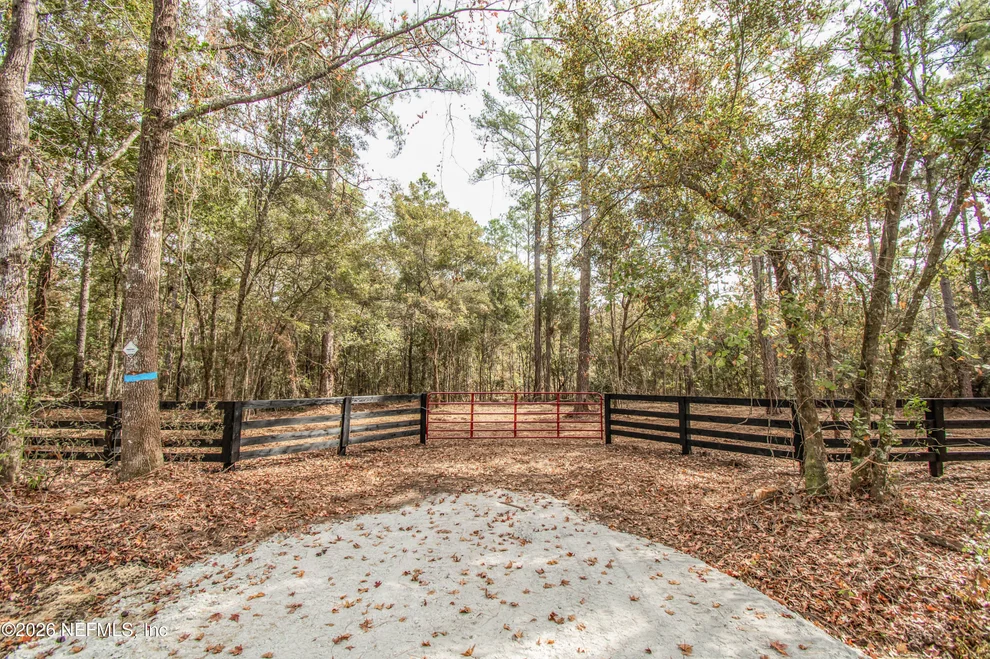 Unit for sale at 14440 C R 124, Sanderson, FL 32087