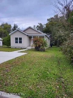 Unit for sale at 301 E COCHRAN Avenue, Hastings, FL 32145