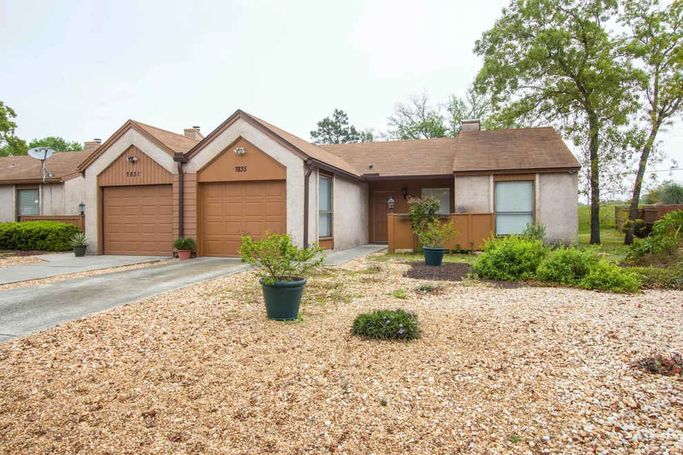 Unit for sale at 7835 Fawn Oaks Court, Jacksonville, FL 32256