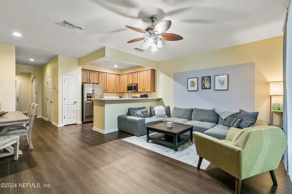 Unit for sale at 5835 PARKSTONE CROSSING Drive, Jacksonville, FL 32258