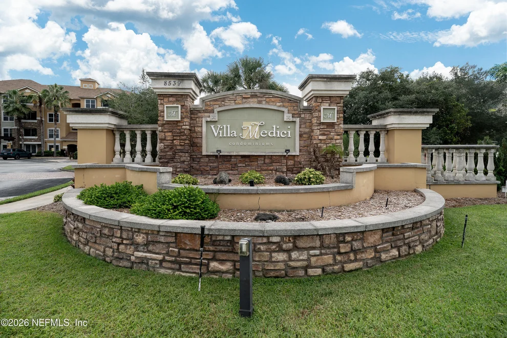 Unit for sale at 8539 GATE Parkway W, Jacksonville, FL 32216