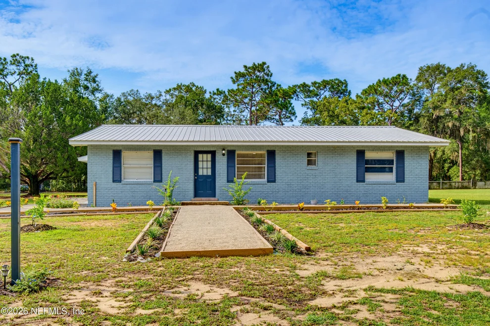Unit for sale at 125 HART LAKE Drive, Interlachen, FL 32148