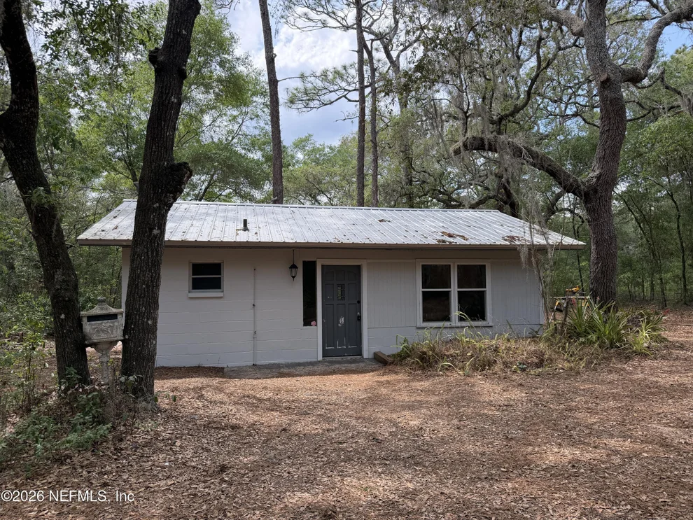 Unit for sale at 201 / 199 SWAN LAKE Drive, Melrose, FL 32666