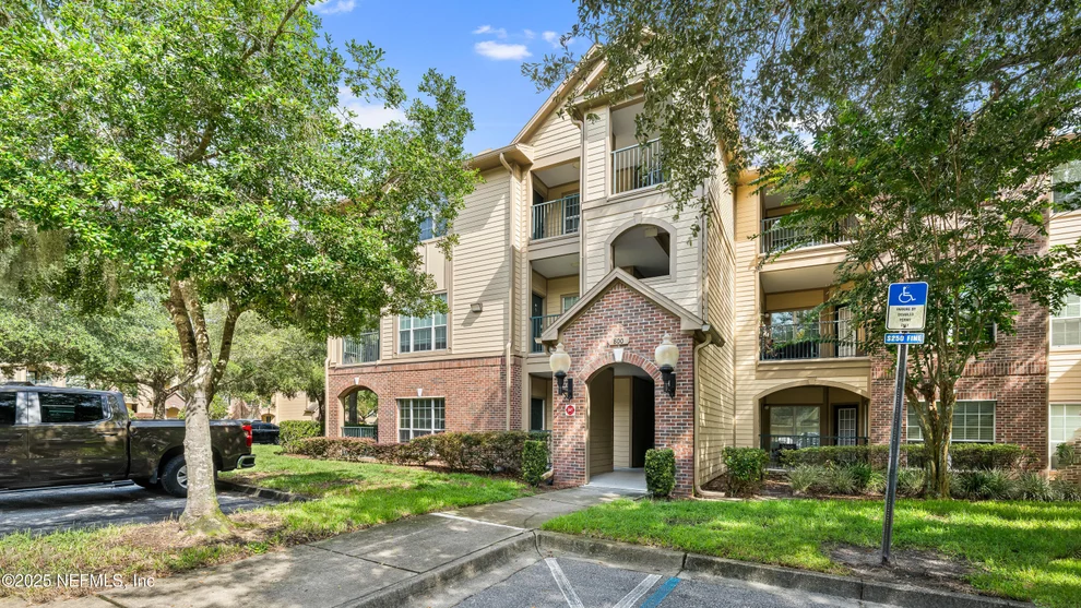 Unit for sale at 7800 POINT MEADOWS Drive, Jacksonville, FL 32256