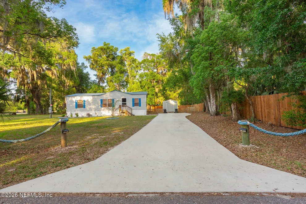 Unit for sale at 300 7TH Avenue, Welaka, FL 32193