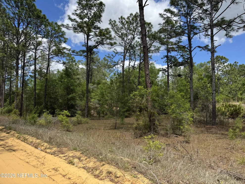 Unit for sale at 00 SHERMAN OAKS DR CIRCLE Circle, Interlachen, FL 32148