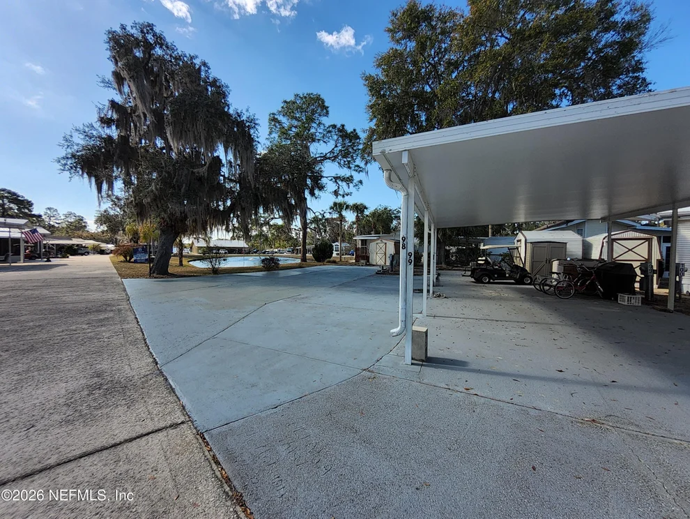 Unit for sale at 1074 FRONT LOTS 98 & 99 Street, Welaka, FL 32193