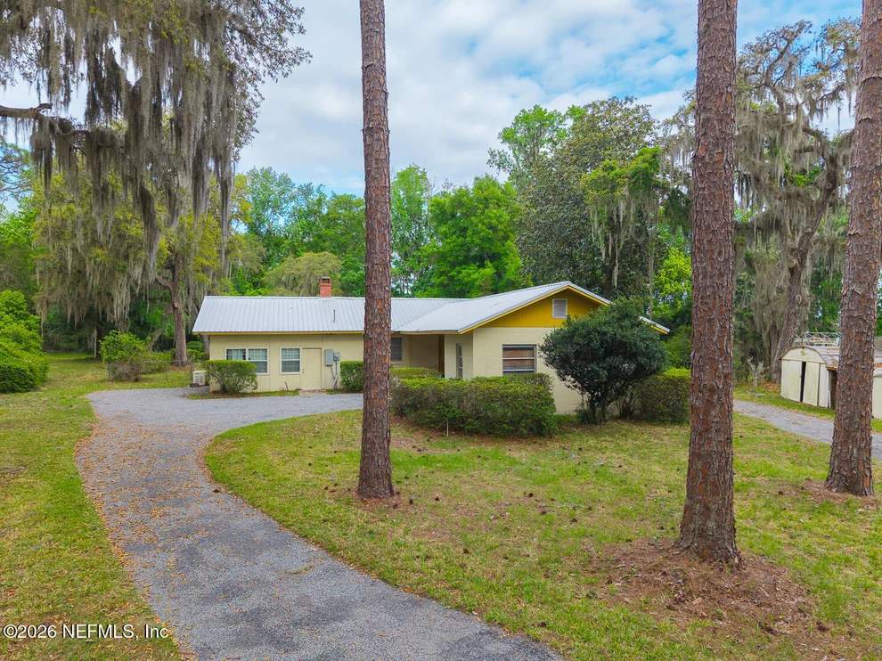 Unit for sale at 202 SAINT JOHNS Drive, Palatka, FL 32177