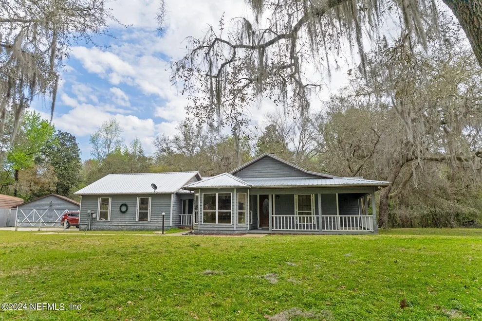 Unit for sale at 107 LUCYRILLA Lane, Palatka, FL 32177