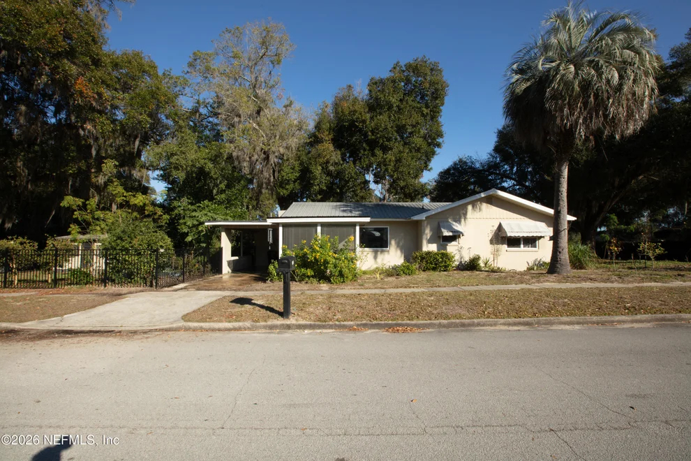 Unit for sale at 465 SE PALMETTO Avenue, Keystone Heights, FL 32656