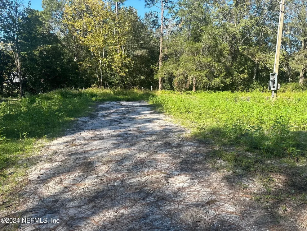 Unit for sale at 44361 CHARWOOD Drive, Callahan, FL 32011