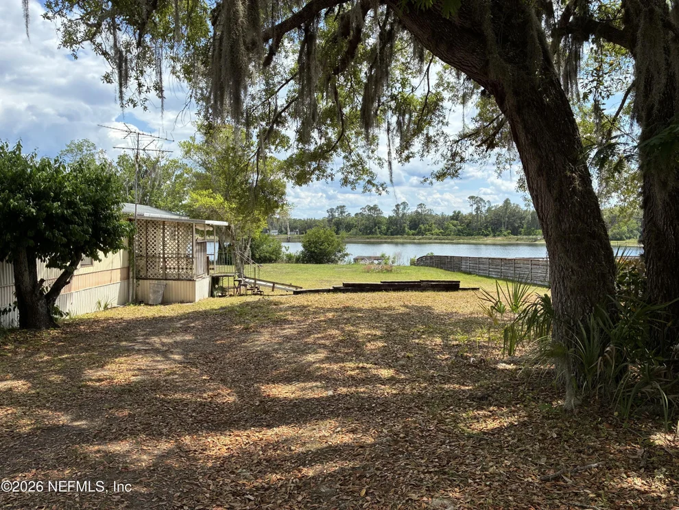 Unit for sale at 121 CHURCH LAKE Drive, Interlachen, FL 32148
