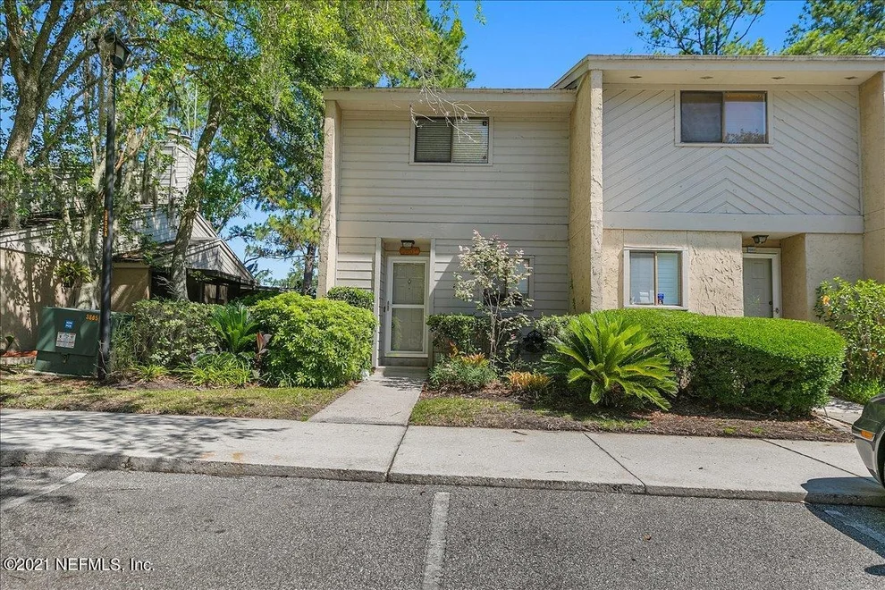 Unit for sale at 3801 CROWN POINT Road, Jacksonville, FL 32257