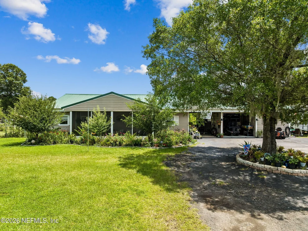 Unit for sale at 45144 MUSSLEWHITE Road, Callahan, FL 32011