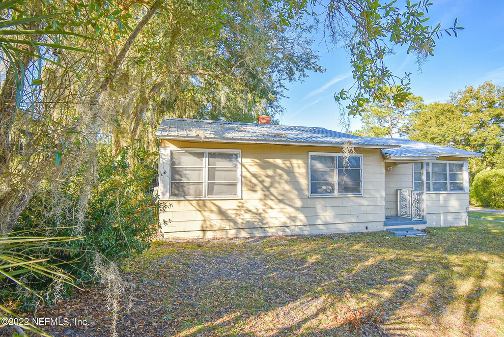 Unit for sale at 1704 GILLIS Street, Palatka, FL 32177