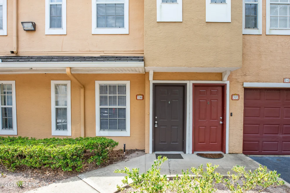 Unit for sale at 10075 GATE Parkway, Jacksonville, FL 32246