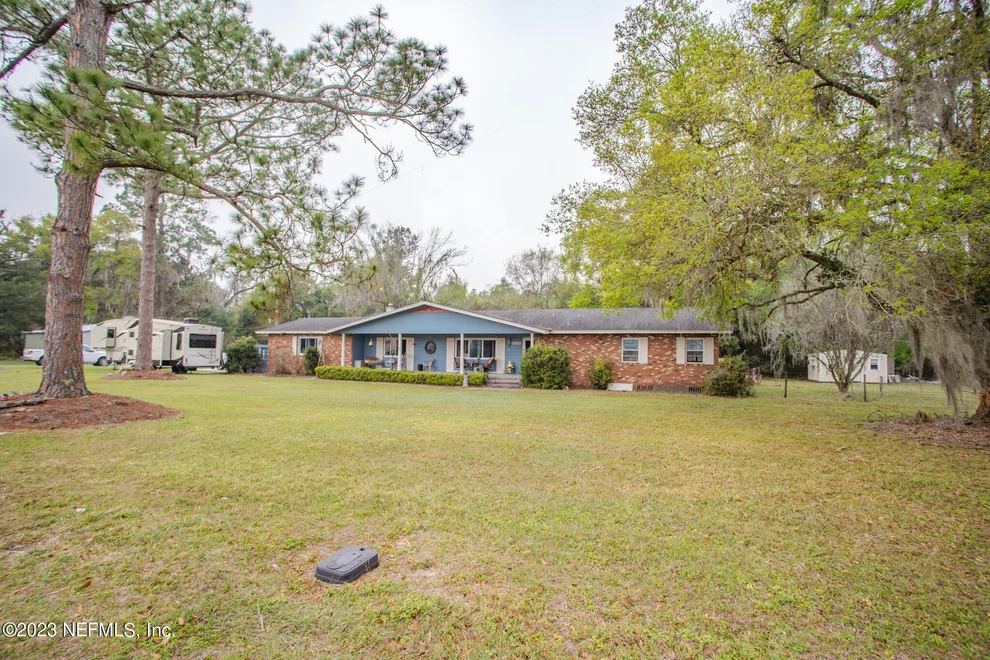 Unit for sale at 6004 SE US 301, Hawthorne, FL 32640